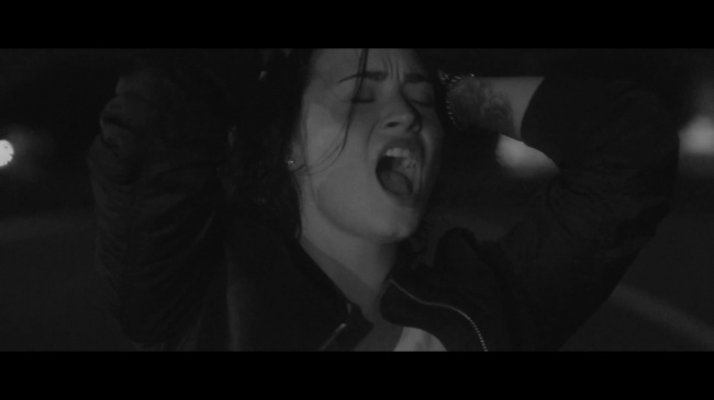Demi_Lovato_-_Waitin_for_You_28Official_Video29_28Explicit29_ft__Sirah_451.jpg