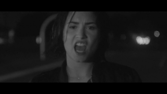 Demi_Lovato_-_Waitin_for_You_28Official_Video29_28Explicit29_ft__Sirah_457.jpg