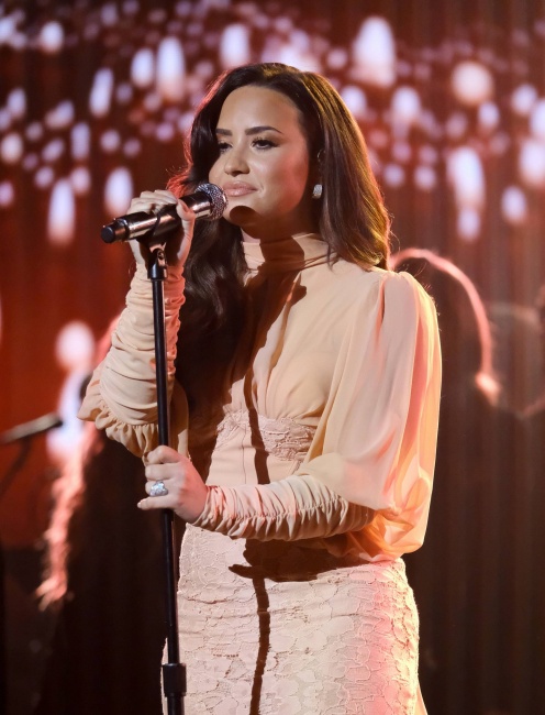 Demi_Lovato_-__One_Voice_Somos_Live21_A_Concert_For_Disaster_Relief__in_Los_Angeles_on_October_14-18.jpg