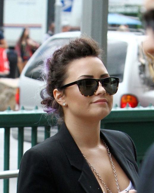 Demi_Lovato_10~6.jpg