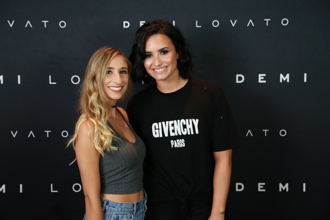 Demi_Lovato_28429~27.jpg