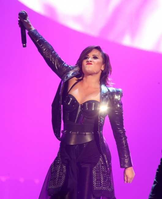 Demi_Lovato_28~1.jpg