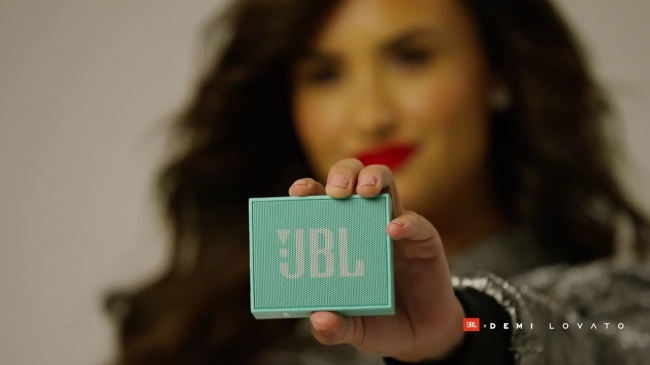 Demi_Lovato_Behind_The_Scenes_from_JBL_5Btorch_web5D_283329.jpg