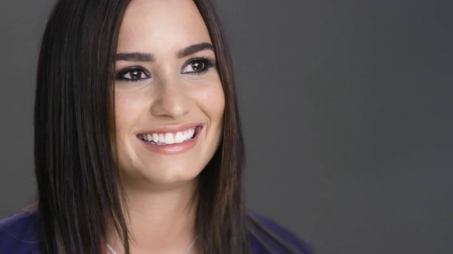 Demi_Lovato_Gets_Her_Phone_Hacked_-_Glamour5Bvia_torchbrowser_com5D_28129_mp41167.jpg