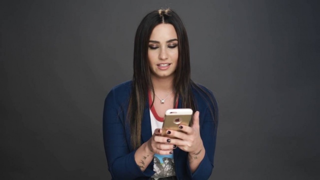 Demi_Lovato_Gets_Her_Phone_Hacked_-_Glamour5Bvia_torchbrowser_com5D_28129_mp41958.jpg