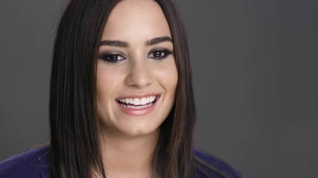 Demi_Lovato_Gets_Her_Phone_Hacked_-_Glamour5Bvia_torchbrowser_com5D_28129_mp42178.jpg