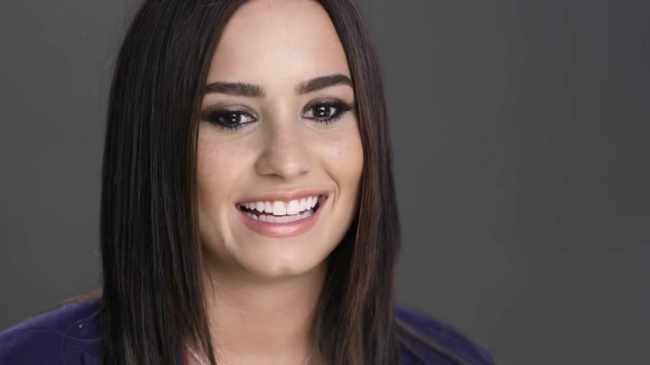 Demi_Lovato_Gets_Her_Phone_Hacked_-_Glamour5Bvia_torchbrowser_com5D_28129_mp42179.jpg