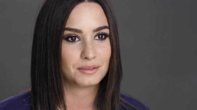 Demi_Lovato_Gets_Her_Phone_Hacked_-_Glamour5Bvia_torchbrowser_com5D_28129_mp42233.jpg