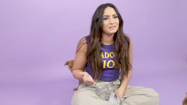 Demi_Lovato_Plays_With_Puppies_28While_Answering_Fan_Questions295Bvia_torchbrowser_com5D_mp410025.png
