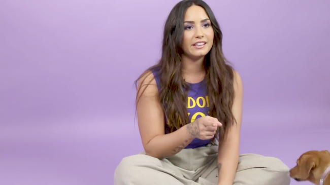 Demi_Lovato_Plays_With_Puppies_28While_Answering_Fan_Questions295Bvia_torchbrowser_com5D_mp410258.png