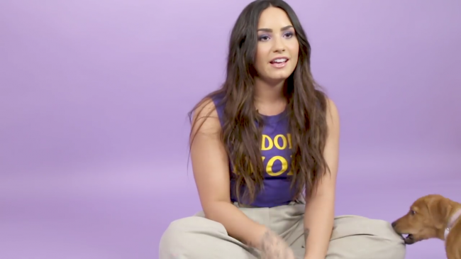Demi_Lovato_Plays_With_Puppies_28While_Answering_Fan_Questions295Bvia_torchbrowser_com5D_mp410264.png