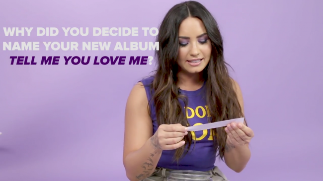 Demi_Lovato_Plays_With_Puppies_28While_Answering_Fan_Questions295Bvia_torchbrowser_com5D_mp41745.png