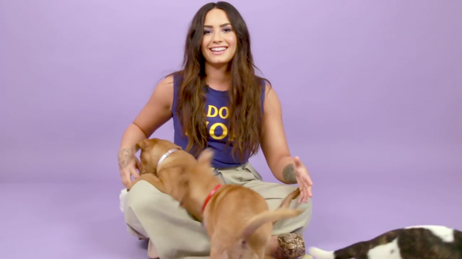 Demi_Lovato_Plays_With_Puppies_28While_Answering_Fan_Questions295Bvia_torchbrowser_com5D_mp45729.png