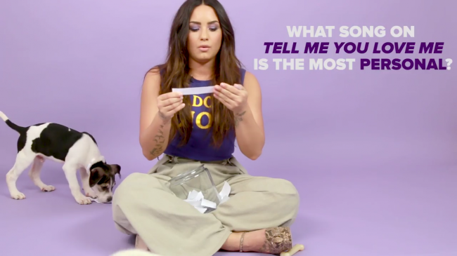 Demi_Lovato_Plays_With_Puppies_28While_Answering_Fan_Questions295Bvia_torchbrowser_com5D_mp45946.png