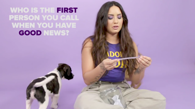Demi_Lovato_Plays_With_Puppies_28While_Answering_Fan_Questions295Bvia_torchbrowser_com5D_mp49674.png