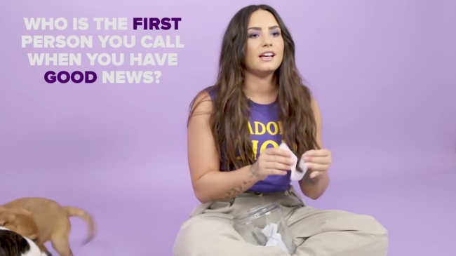 Demi_Lovato_Plays_With_Puppies_28While_Answering_Fan_Questions295Bvia_torchbrowser_com5D_mp49720.png