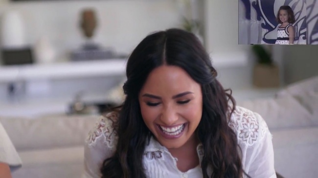 Demi_Lovato_Reacts_to_Demi_Lovato_s_Childhood_Videos_mp41035.jpg