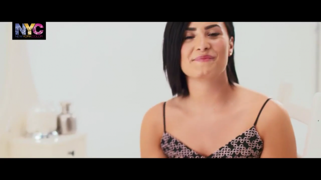 Demi_Lovato_for_NYC_-_How_To-_The_Trendy_Look_-_YouTube5Bvia_torchbrowser_com5D_mp40099.png