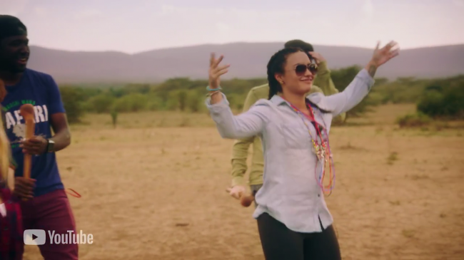 Demi_Lovato_s_Trip_to_Kenya5Bvia_torchbrowser_com5D_28129_mp48590.png