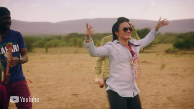 Demi_Lovato_s_Trip_to_Kenya5Bvia_torchbrowser_com5D_28129_mp48591.png