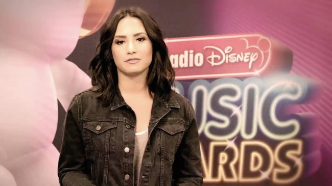 Demi_Lovato_talks_about_Hero_Award_honoree_Nick_Jonas_-_RDMA_Buzz5Bvia_torchbrowser_com5D_mp40207.jpg