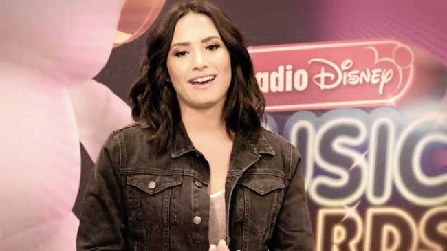 Demi_Lovato_talks_about_Hero_Award_honoree_Nick_Jonas_-_RDMA_Buzz5Bvia_torchbrowser_com5D_mp40239.jpg