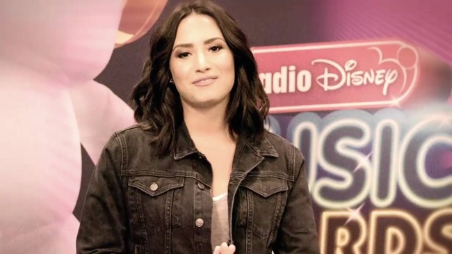 Demi_Lovato_talks_about_Hero_Award_honoree_Nick_Jonas_-_RDMA_Buzz5Bvia_torchbrowser_com5D_mp40246.jpg