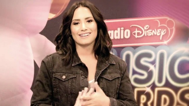 Demi_Lovato_talks_about_Hero_Award_honoree_Nick_Jonas_-_RDMA_Buzz5Bvia_torchbrowser_com5D_mp40267.jpg