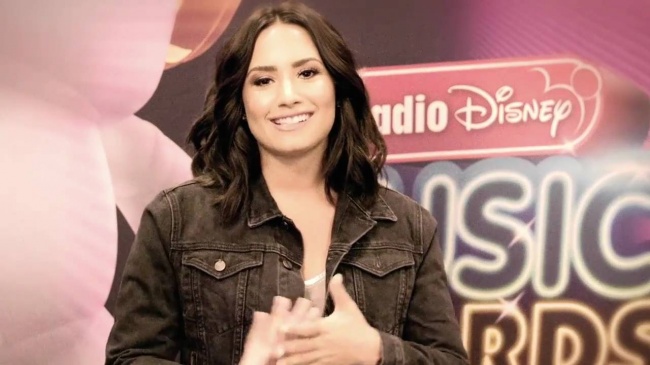 Demi_Lovato_talks_about_Hero_Award_honoree_Nick_Jonas_-_RDMA_Buzz5Bvia_torchbrowser_com5D_mp40268.jpg
