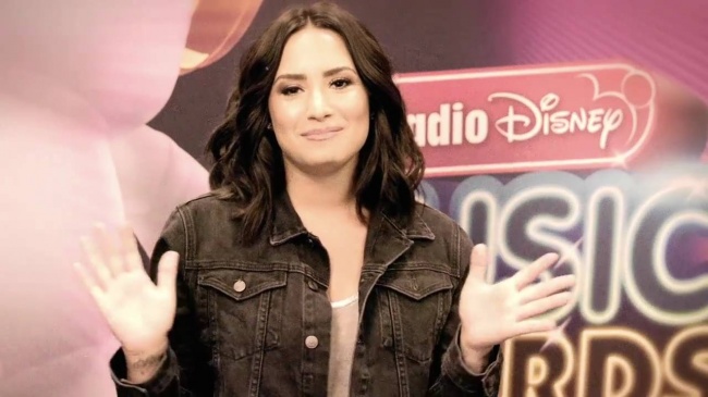 Demi_Lovato_talks_about_Hero_Award_honoree_Nick_Jonas_-_RDMA_Buzz5Bvia_torchbrowser_com5D_mp40278.jpg