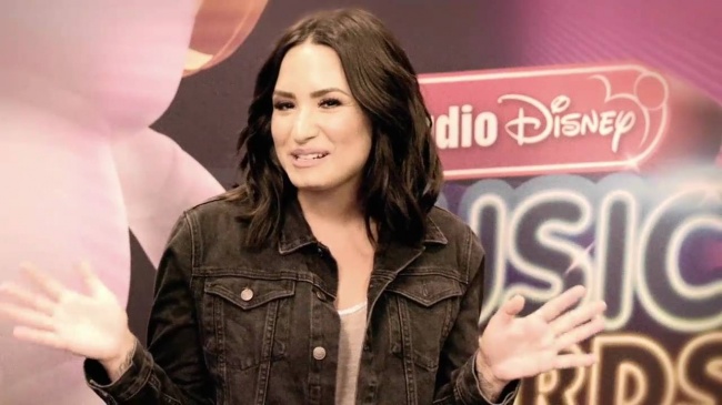 Demi_Lovato_talks_about_Hero_Award_honoree_Nick_Jonas_-_RDMA_Buzz5Bvia_torchbrowser_com5D_mp40316.jpg