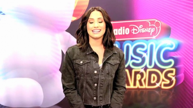 Demi_talks_about_Britney_Spears_for_Radio_Disney_282329.jpg