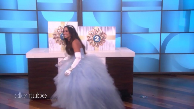 Ellen_Plays__What_s_in_the_Box__with_Guest_Model_Demi_Lovato_mp410478.jpg