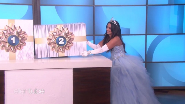Ellen_Plays__What_s_in_the_Box__with_Guest_Model_Demi_Lovato_mp411255.jpg
