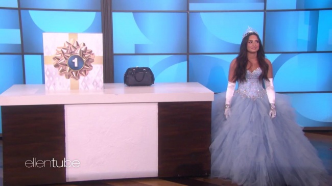 Ellen_Plays__What_s_in_the_Box__with_Guest_Model_Demi_Lovato_mp412255.jpg