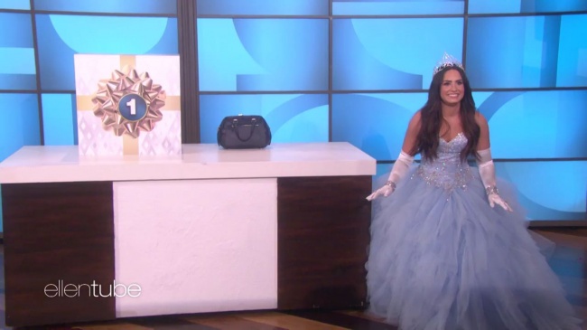 Ellen_Plays__What_s_in_the_Box__with_Guest_Model_Demi_Lovato_mp412639.jpg