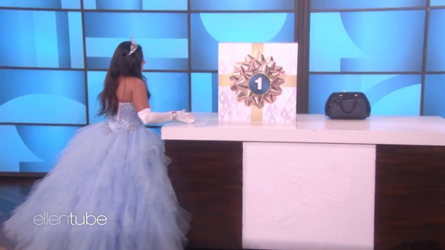 Ellen_Plays__What_s_in_the_Box__with_Guest_Model_Demi_Lovato_mp412742.jpg