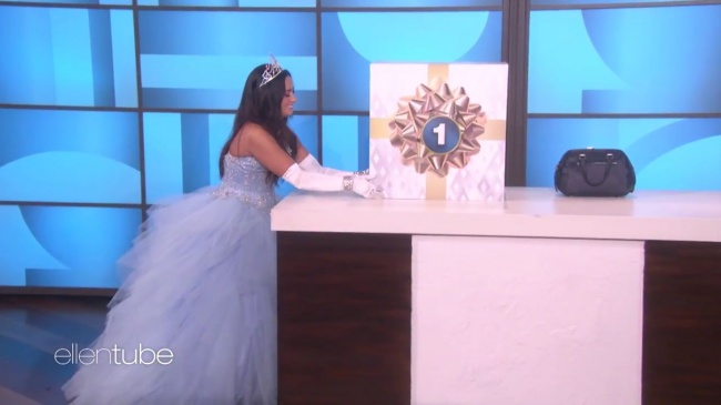 Ellen_Plays__What_s_in_the_Box__with_Guest_Model_Demi_Lovato_mp412767.jpg