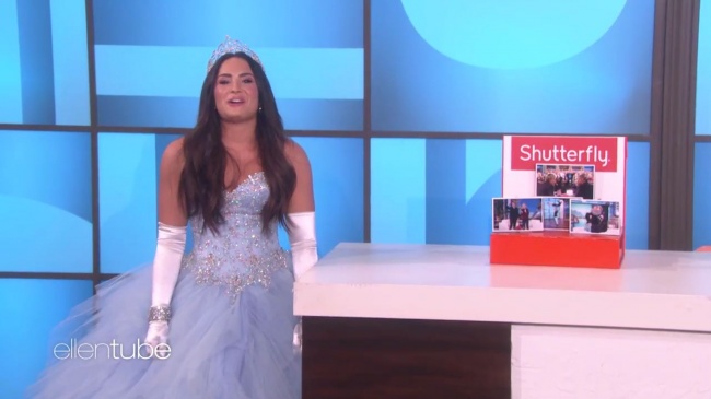 Ellen_Plays__What_s_in_the_Box__with_Guest_Model_Demi_Lovato_mp413471.jpg