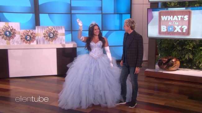Ellen_Plays__What_s_in_the_Box__with_Guest_Model_Demi_Lovato_mp41727.jpg