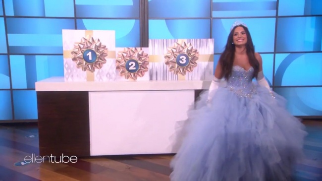 Ellen_Plays__What_s_in_the_Box__with_Guest_Model_Demi_Lovato_mp45150.jpg