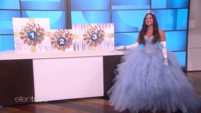 Ellen_Plays__What_s_in_the_Box__with_Guest_Model_Demi_Lovato_mp45207.jpg