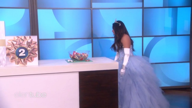 Ellen_Plays__What_s_in_the_Box__with_Guest_Model_Demi_Lovato_mp46151.jpg