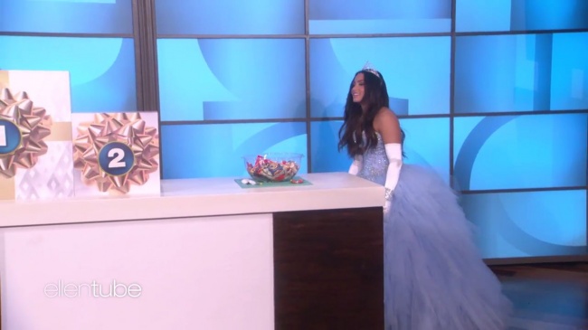 Ellen_Plays__What_s_in_the_Box__with_Guest_Model_Demi_Lovato_mp46174.jpg