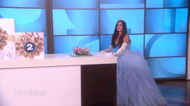 Ellen_Plays__What_s_in_the_Box__with_Guest_Model_Demi_Lovato_mp46343.jpg