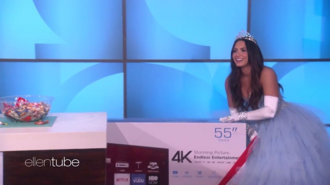 Ellen_Plays__What_s_in_the_Box__with_Guest_Model_Demi_Lovato_mp46574.jpg
