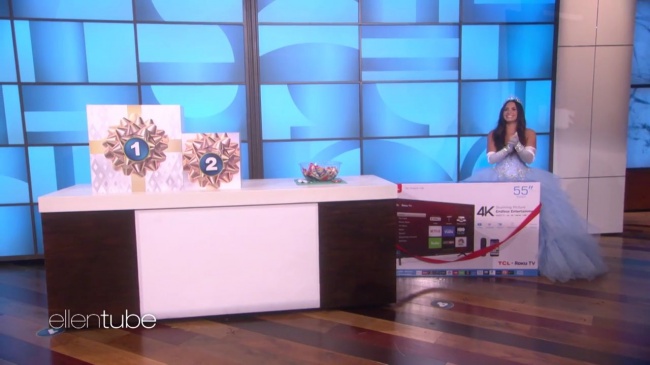 Ellen_Plays__What_s_in_the_Box__with_Guest_Model_Demi_Lovato_mp46854.jpg