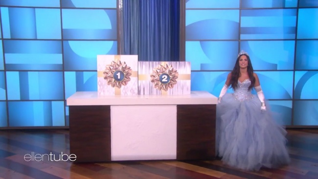 Ellen_Plays__What_s_in_the_Box__with_Guest_Model_Demi_Lovato_mp49382.jpg