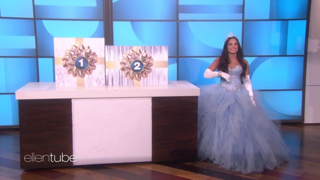 Ellen_Plays__What_s_in_the_Box__with_Guest_Model_Demi_Lovato_mp49511.jpg