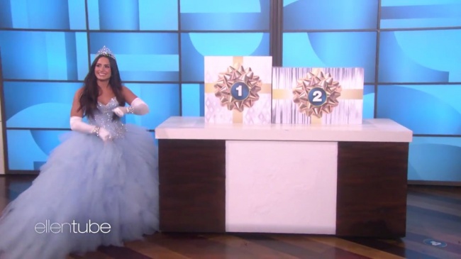 Ellen_Plays__What_s_in_the_Box__with_Guest_Model_Demi_Lovato_mp49679.jpg